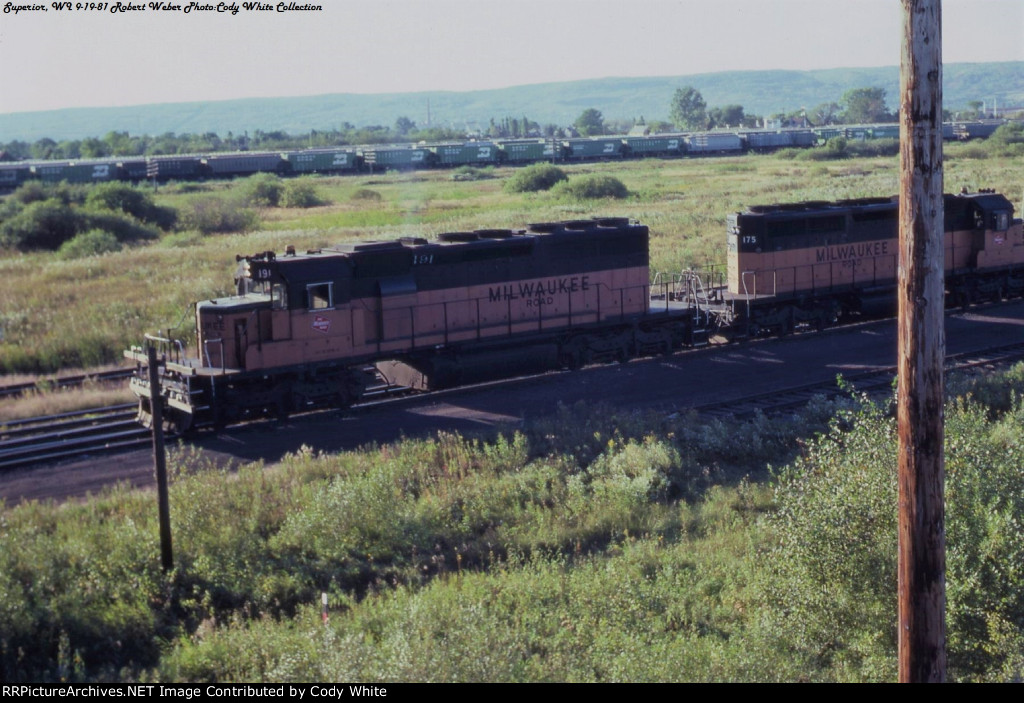 Milwaukee Road SD40-2s 191 and 175